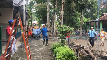 Kerja Bakti Persiapan Pengajian di Jamprit